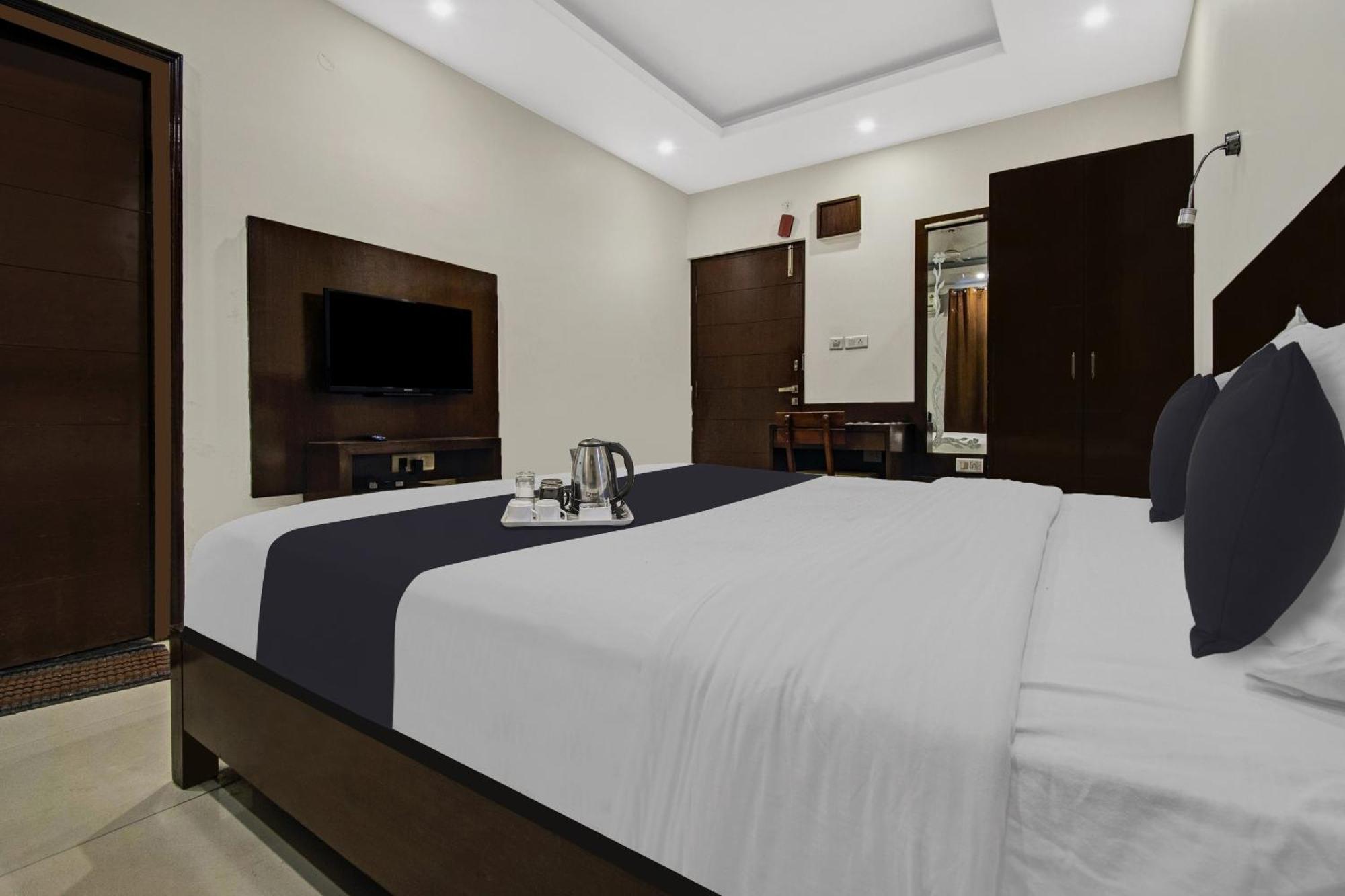Townhouse Oak Hotel Heritage Heights Jaipur Exterior foto